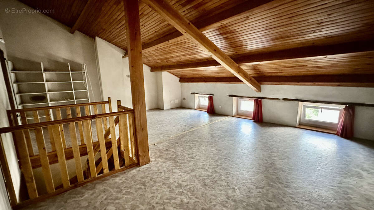 Maison à CHAMPAGNAC-LE-VIEUX