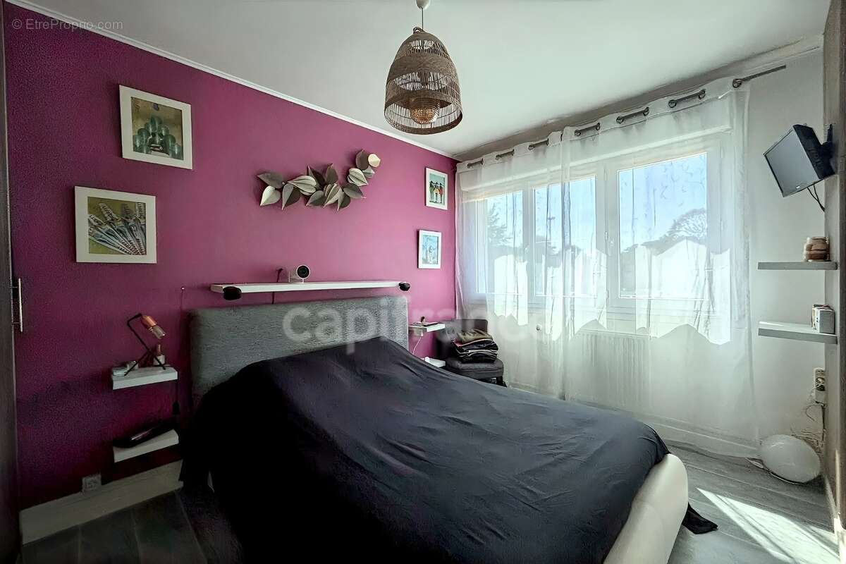 Quimper(29)  Grand T3 lumineux de 78,21 m² – Ancien T4 avec 3ᵉ chambre possible - Excellent état - Box de stockage - photo 10