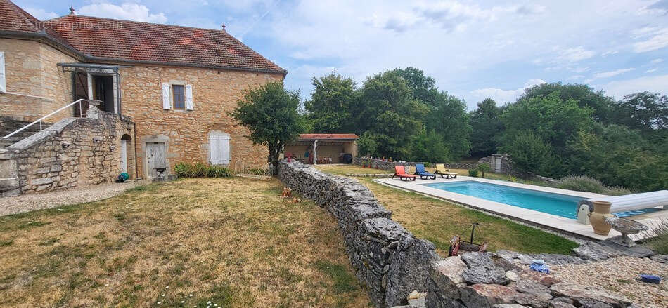 Magnifique maison en pierre restaurée avec piscine - photo 18
