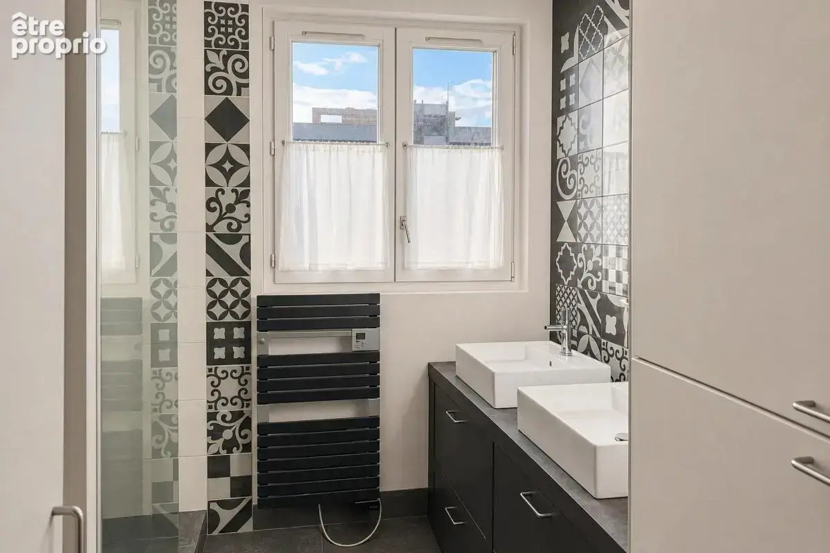 EXCLUSIVITÉ – Appartement de charme avec potentiel de duplex - photo 3