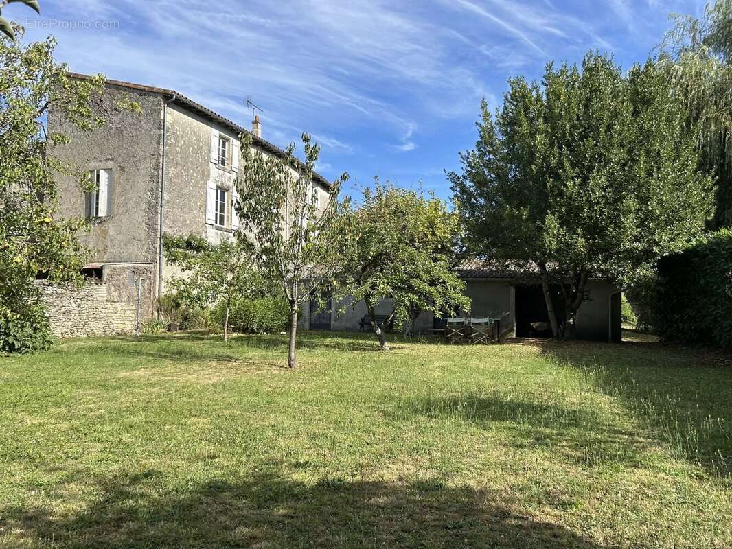 Maison à LA MOTHE-SAINT-HERAY