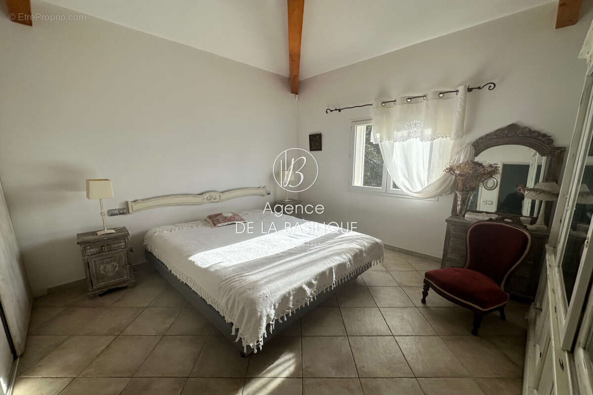 Maison à SAINT-ZACHARIE