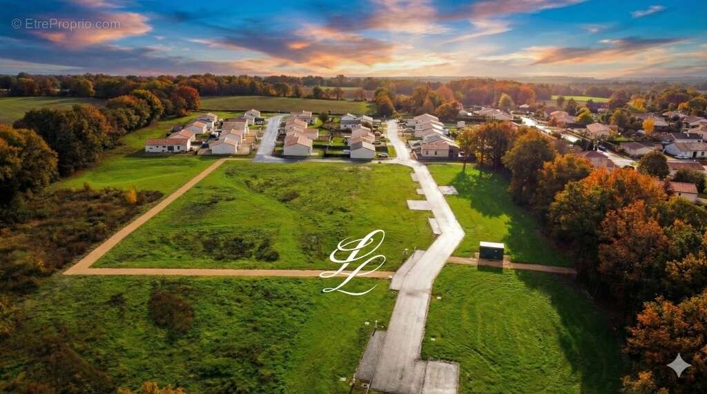 DERNIÈRE CHANCE ! Les 16 derniers terrains à bâtir à Savigny-Lévescault - photo 3