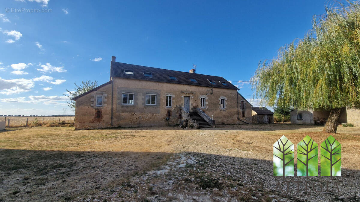 Maison 212 m² à Ardentes  - photo 1