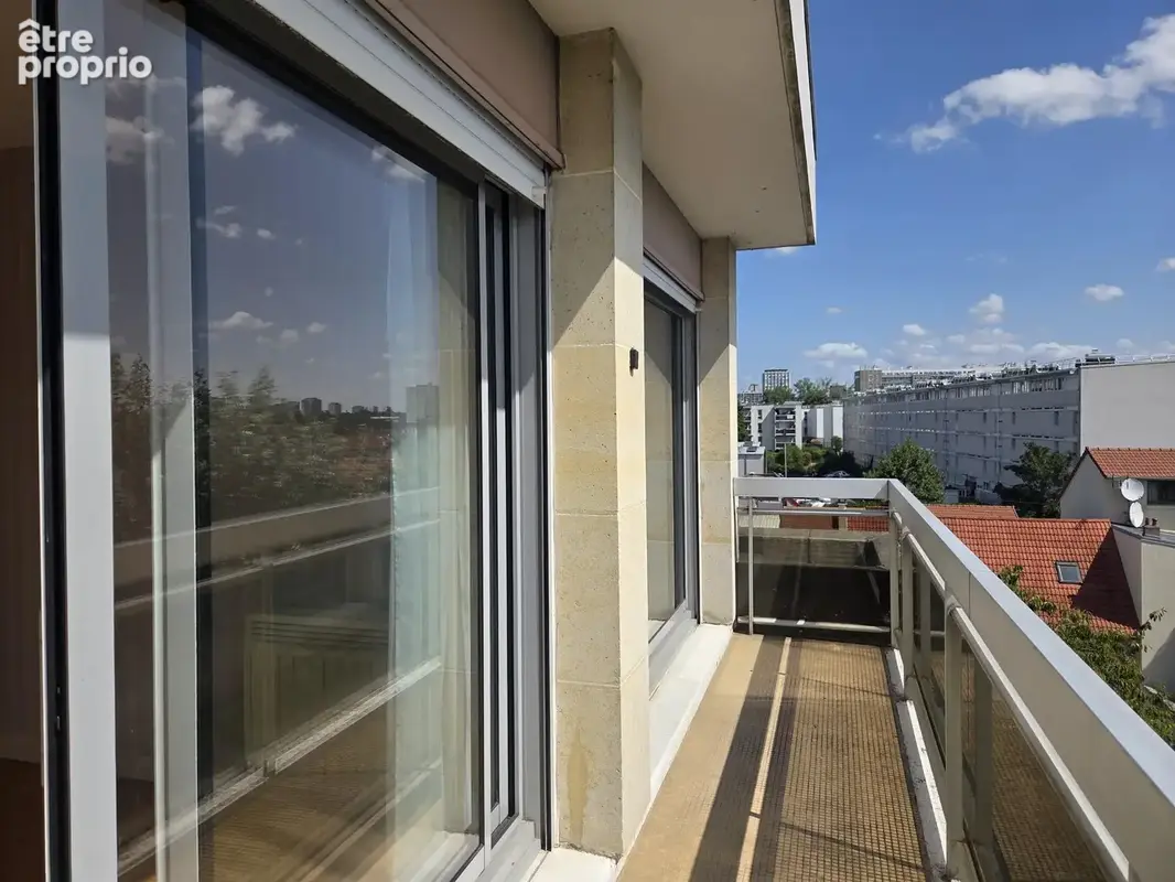 Bel appartement familial de 4 pièces avec balcons et parkings   À fort potentiel ! - photo 14