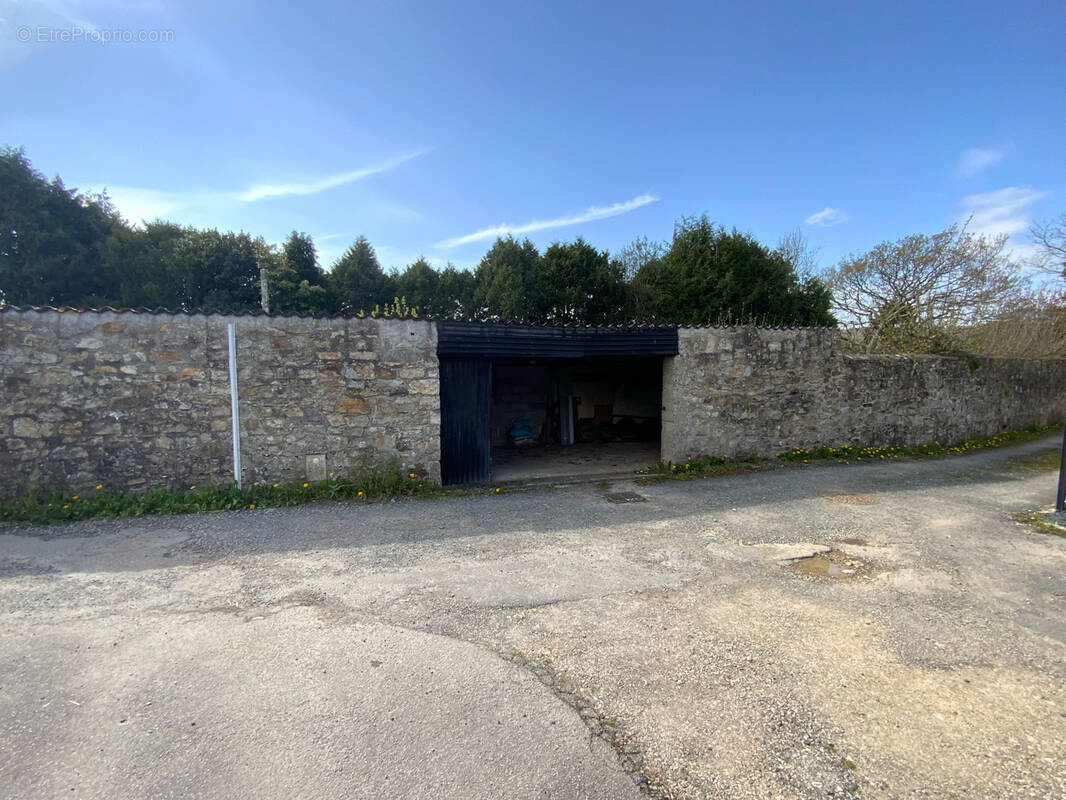 Terrain à BRICQUEBEC