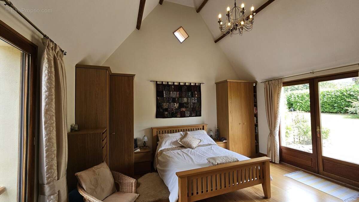 Maison 213 m² à Le Buisson-De-Cadouin  - photo 8