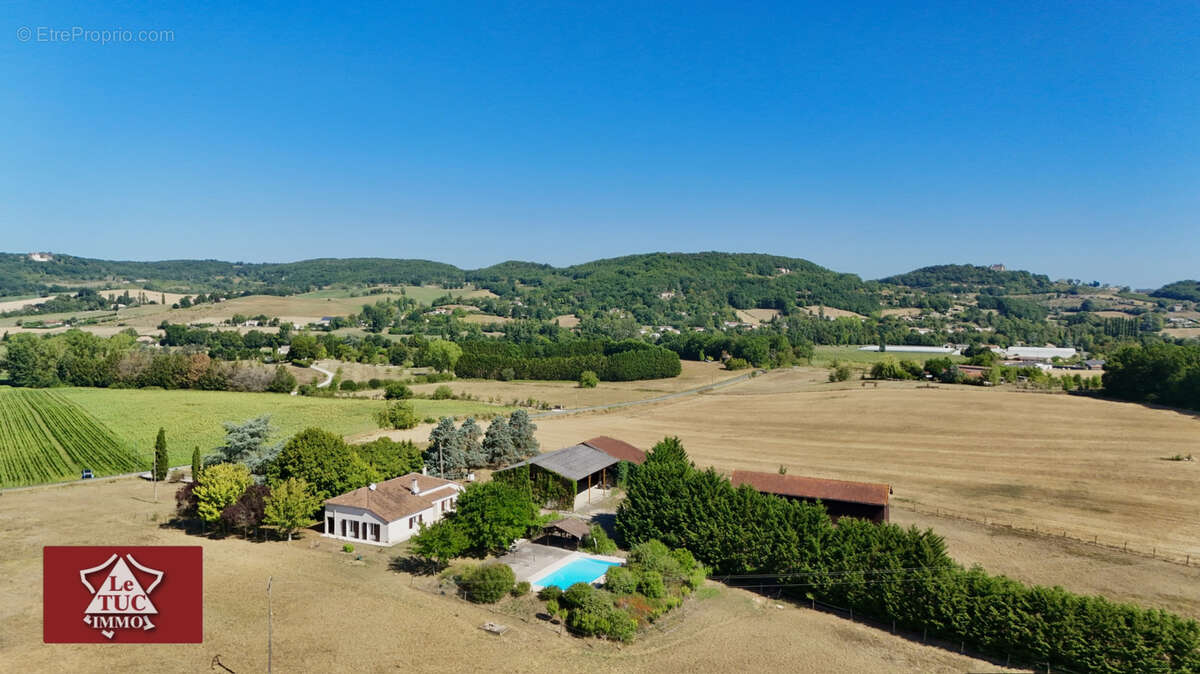 Propriété équestre avec piscine et dépendances. - photo 3