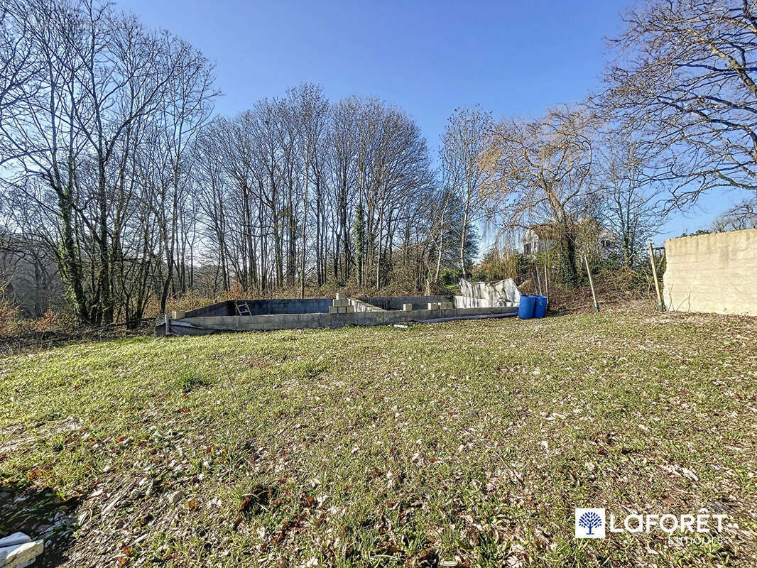 Terrain à LIMOURS