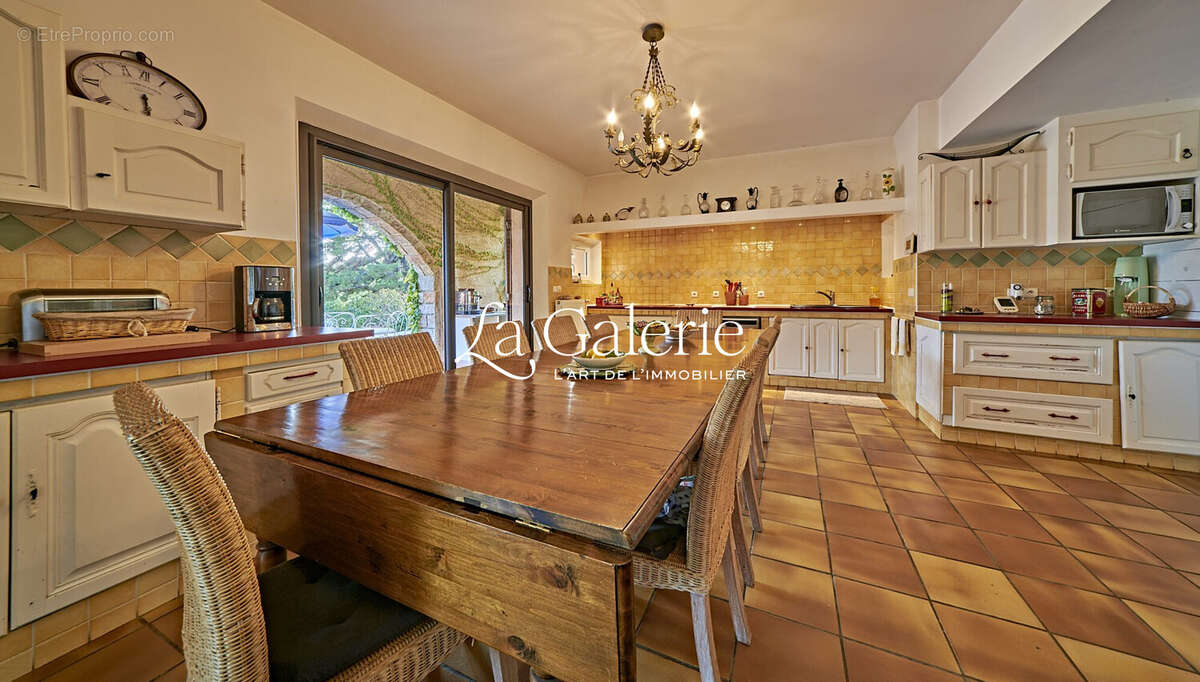 Maison à LA LONDE-LES-MAURES