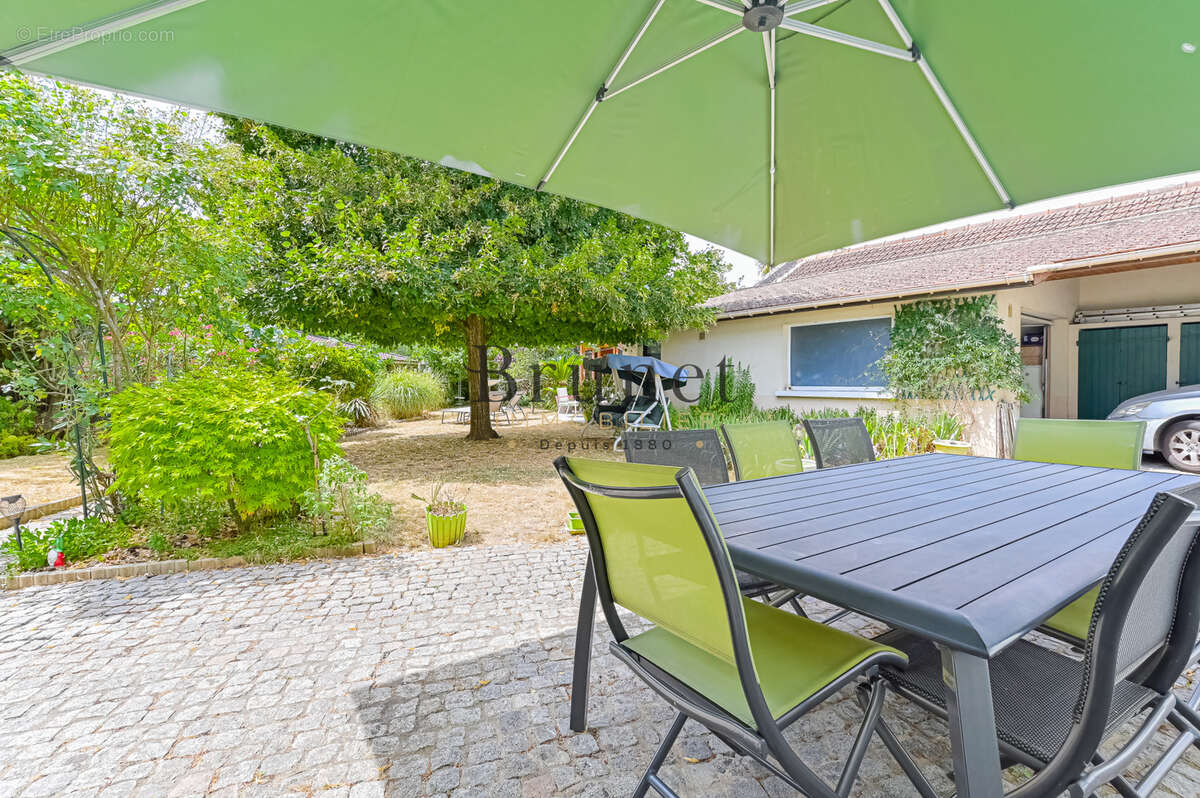 Le Parc, emplacement très recherché pour cette maison avec beaucoup de charme - photo 3