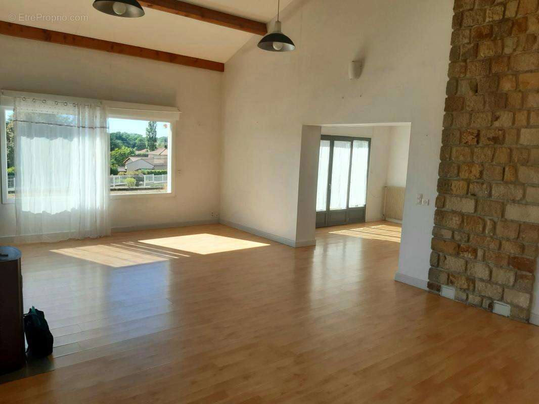 Maison 110 m² à Lezoux  - photo 7
