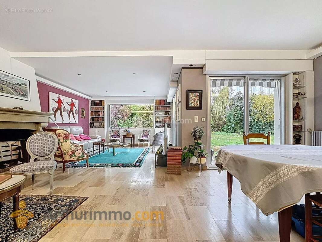 Commerce à TINQUEUX