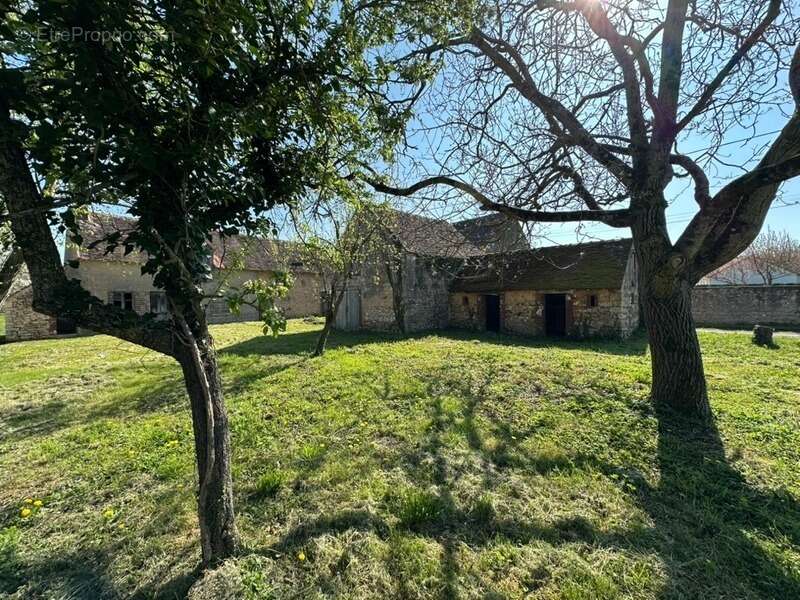 Maison à FERRIERES-EN-GATINAIS