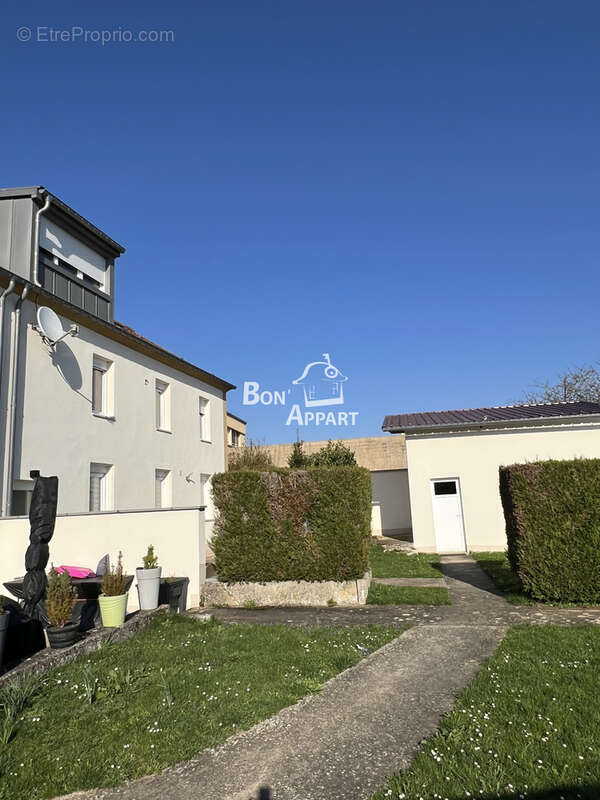 Appartement à LEXY