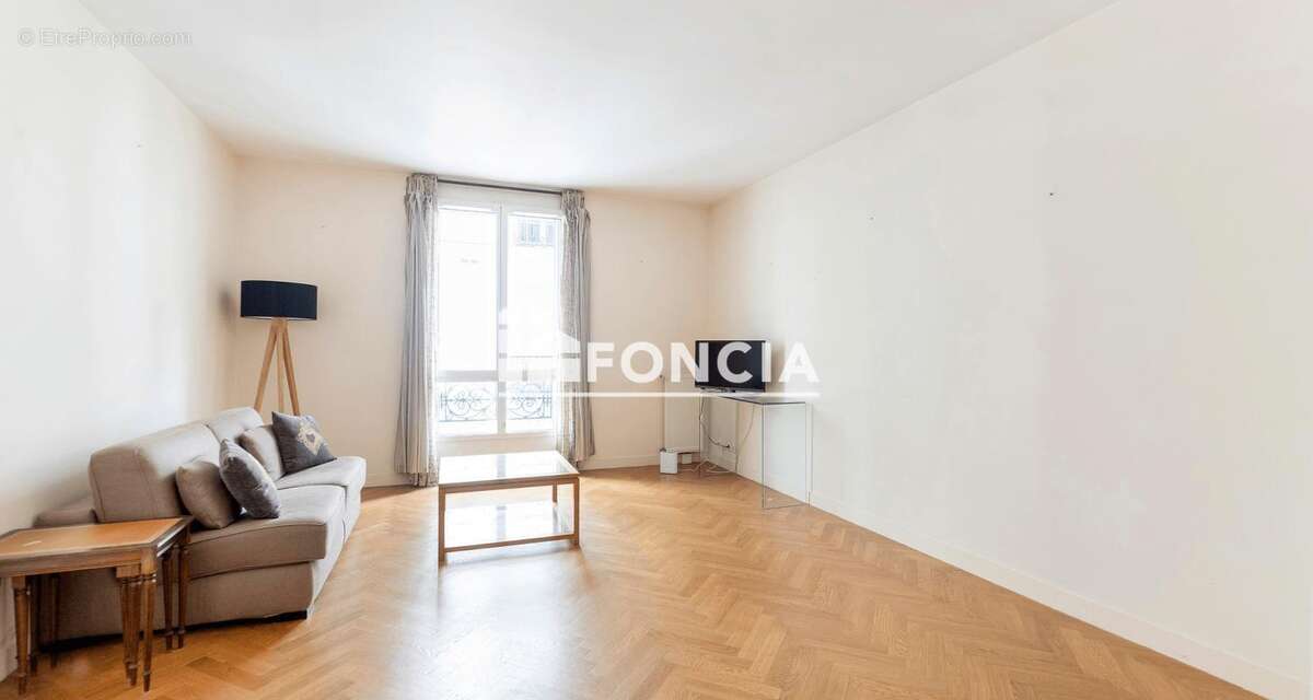 Appartement à PARIS-17E