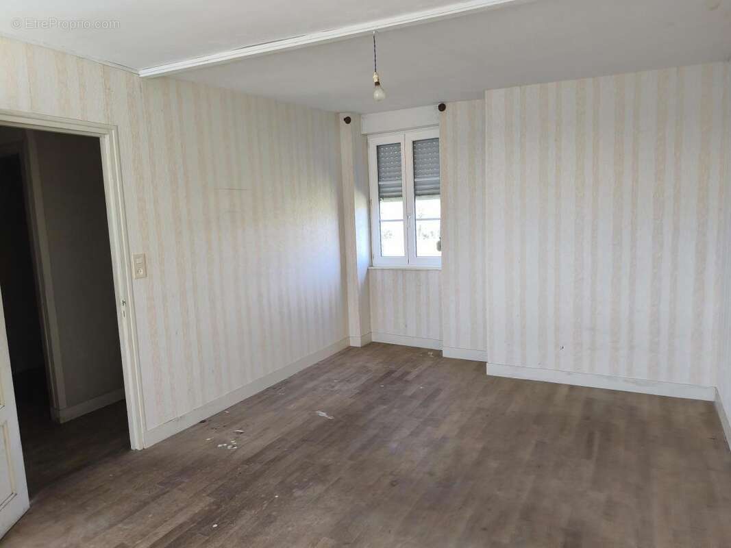 Maison à CHAMPSECRET