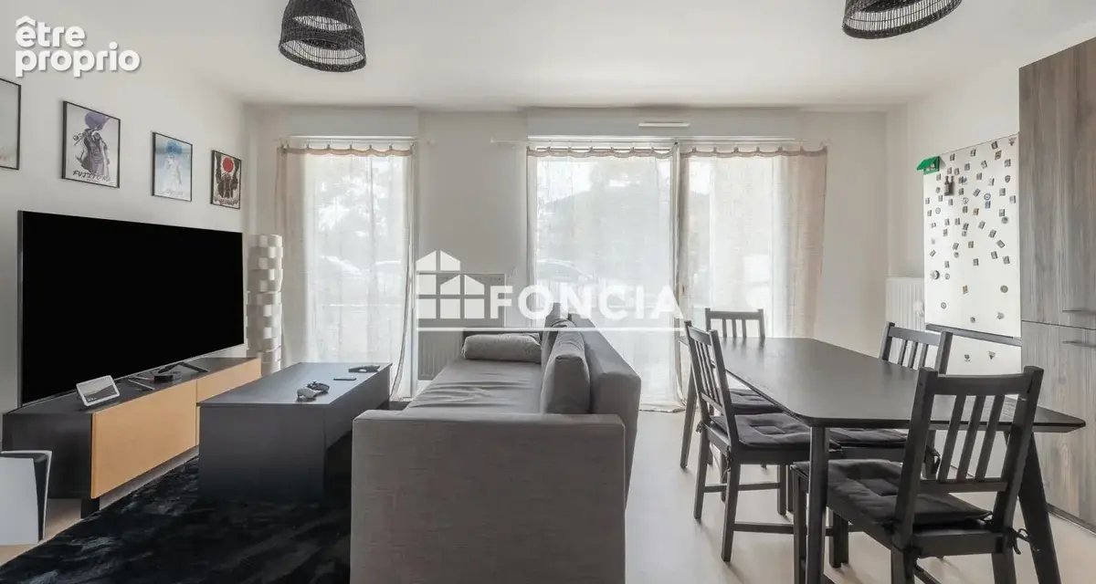 Appartement à AVRILLE