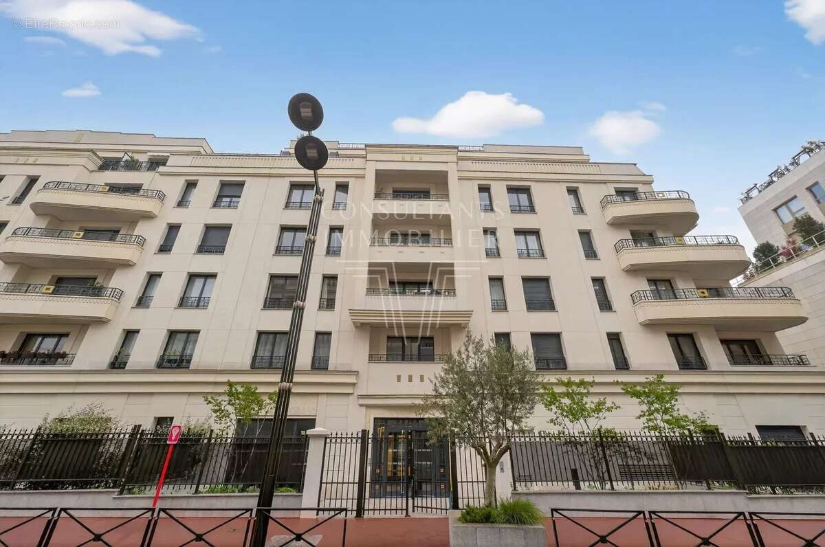 Appartement à LEVALLOIS-PERRET