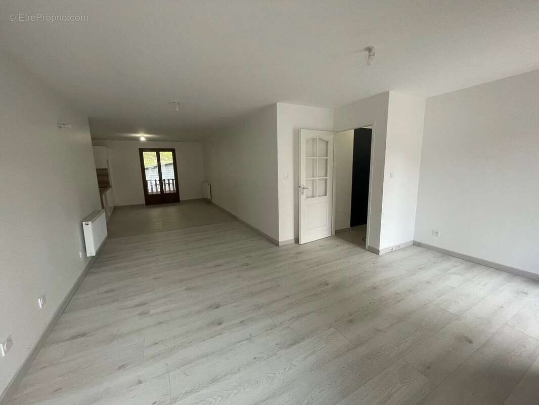 Appartement à LA TOUR-DU-PIN