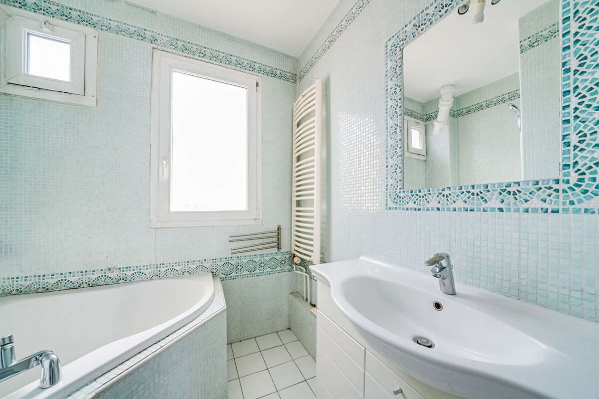 Paris 14ème-Rue Daguerre-76 m2 de charme avec ascenseur,parquet  et cour arborée - photo 11