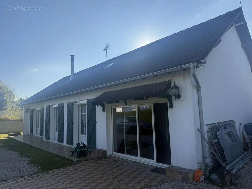 Maison à BRIENON-SUR-ARMANCON