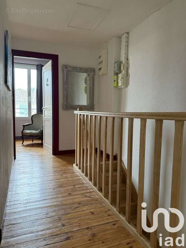 Maison 201 m² à Prin-Deyrancon  - photo 5