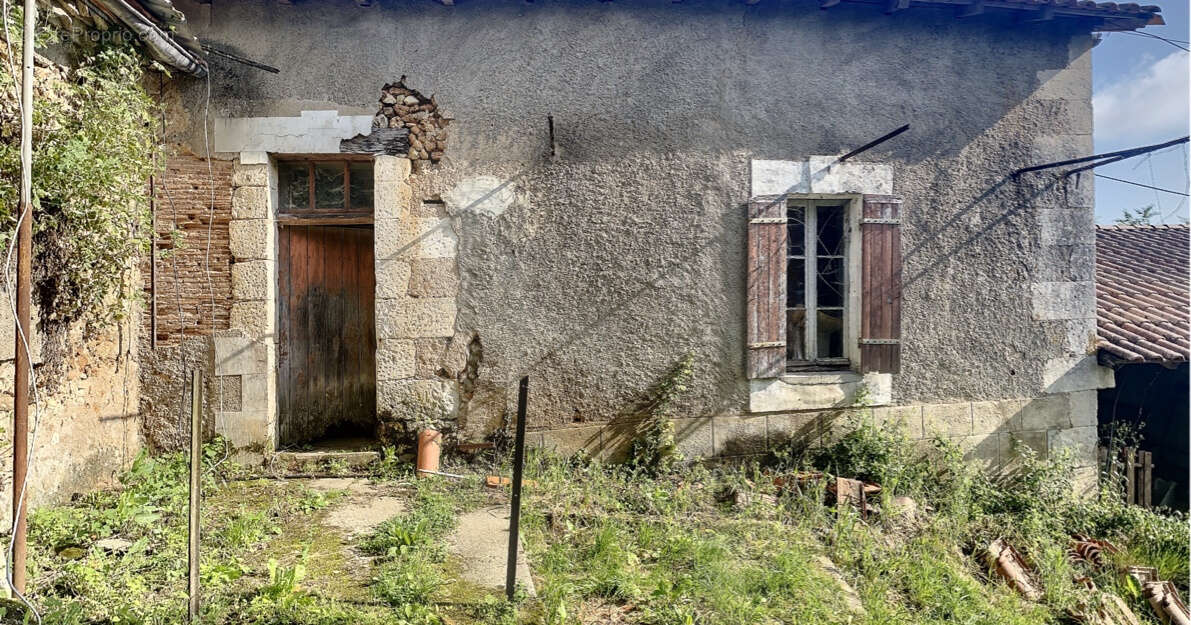 Maison à GRUN-BORDAS