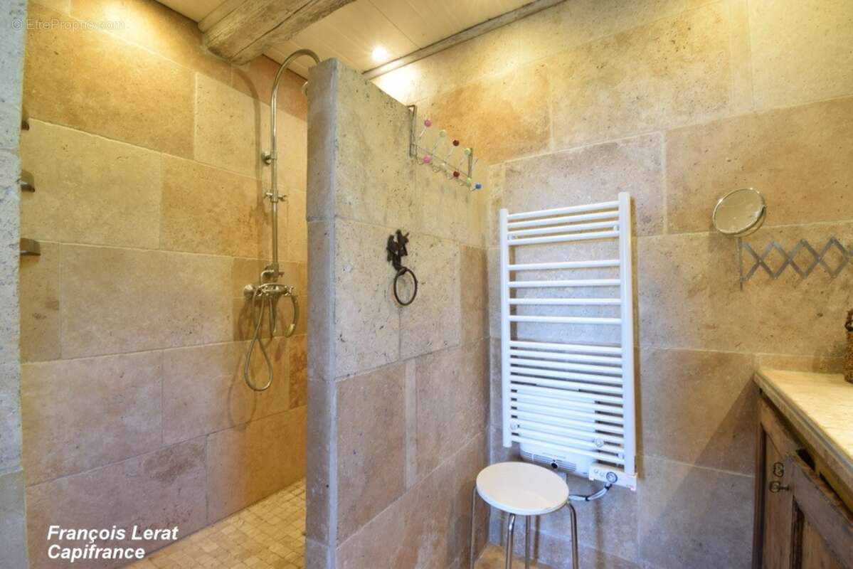 Maison à vendre 7 pièces MANOSQUE (04) - Quartier La Rochette - 169 m² habitable - 4 chambres - Piscine - Garage - 647 000 € hon - photo 16