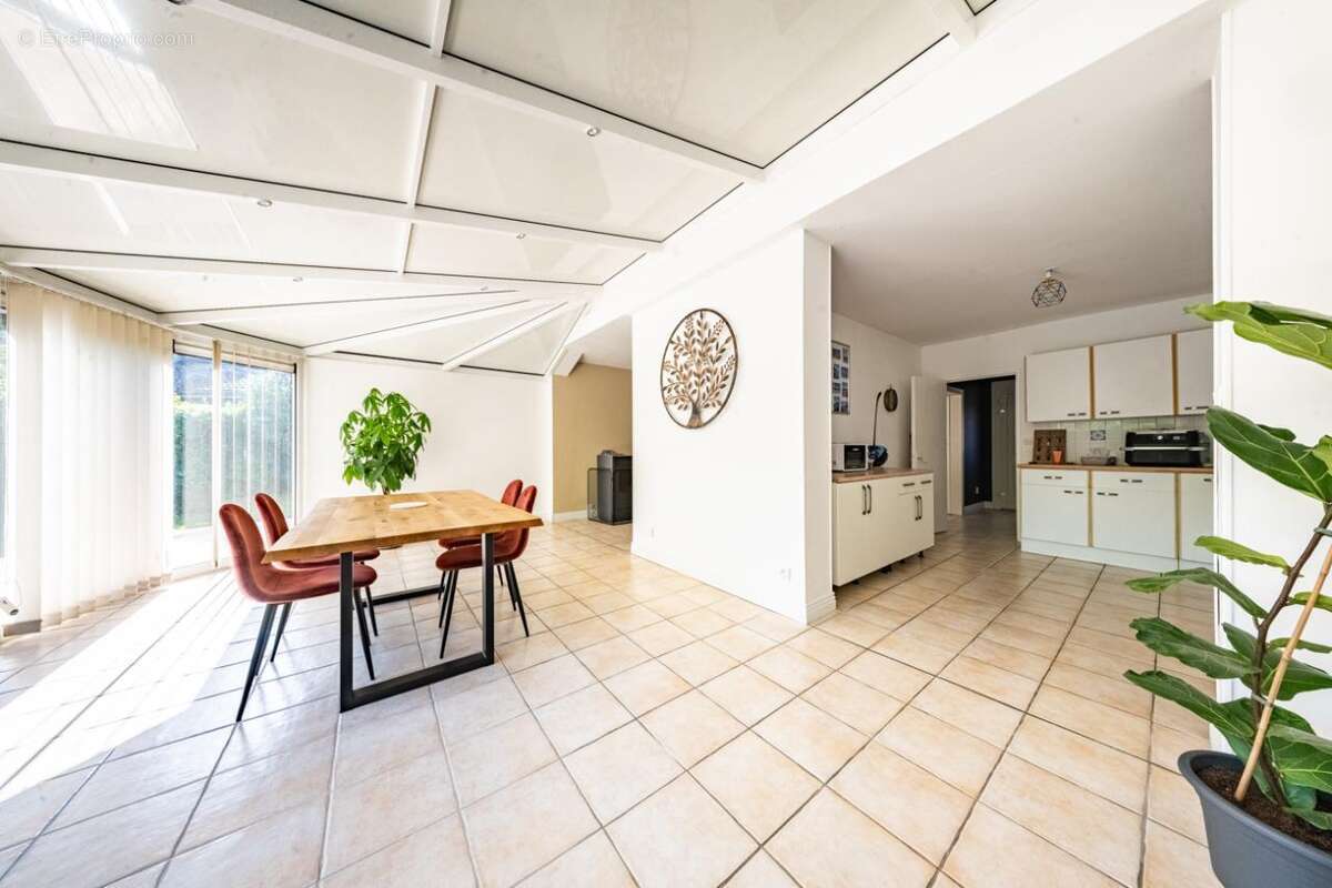 Maison à CHEVIGNY-SAINT-SAUVEUR