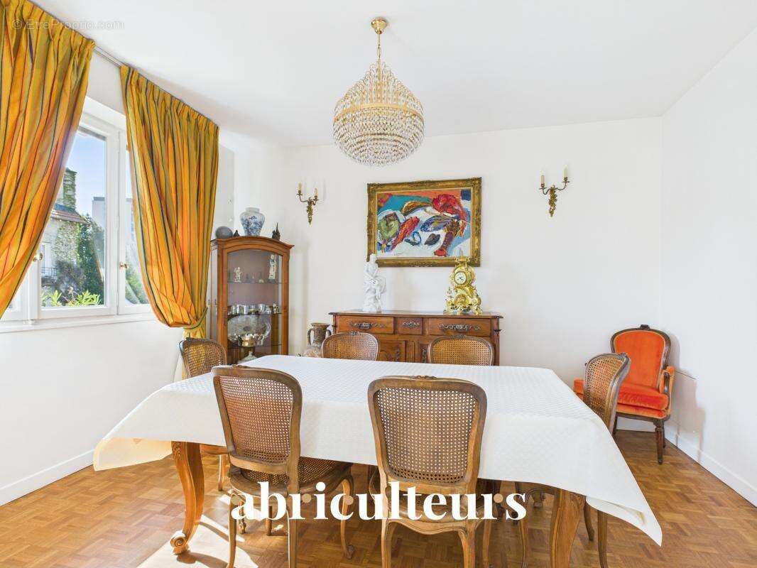 Appartement familial de 120 m²  avec balcons en vente dans le Quartier Petit Chambord (92340) - photo 6