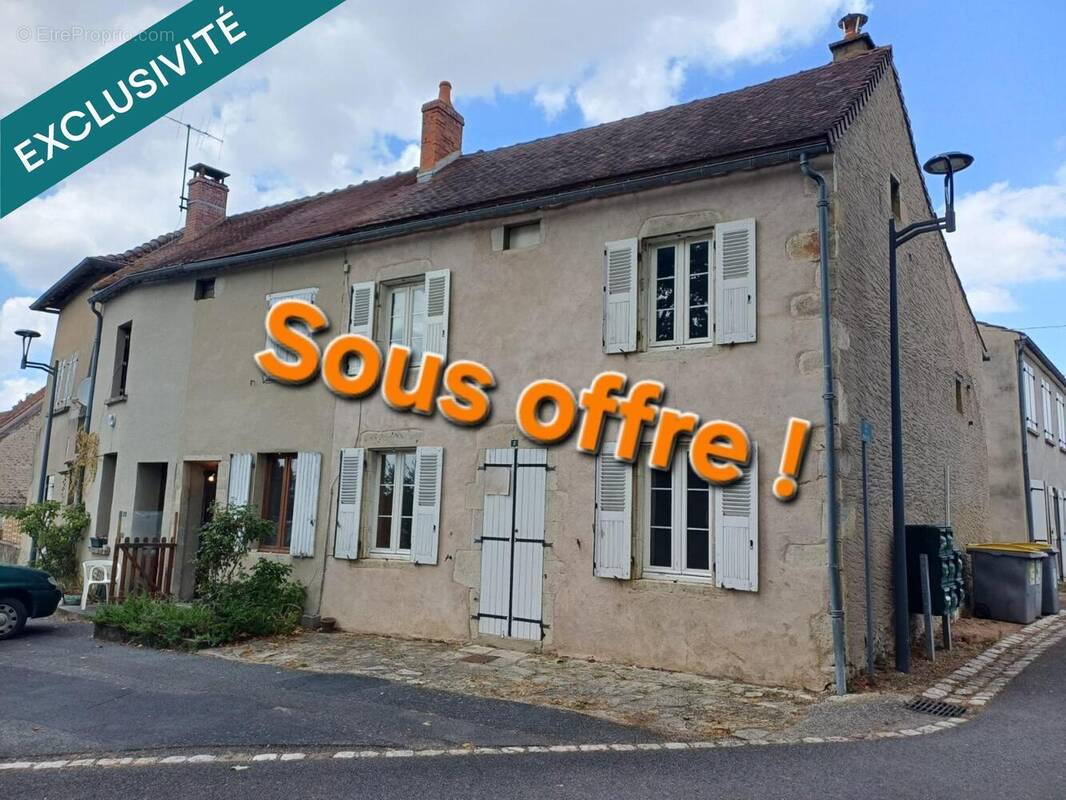 Photo 1 - Maison à ESCUROLLES