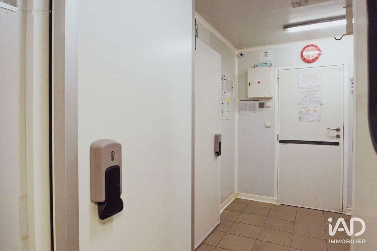 Photo 6 - Commerce à MERU