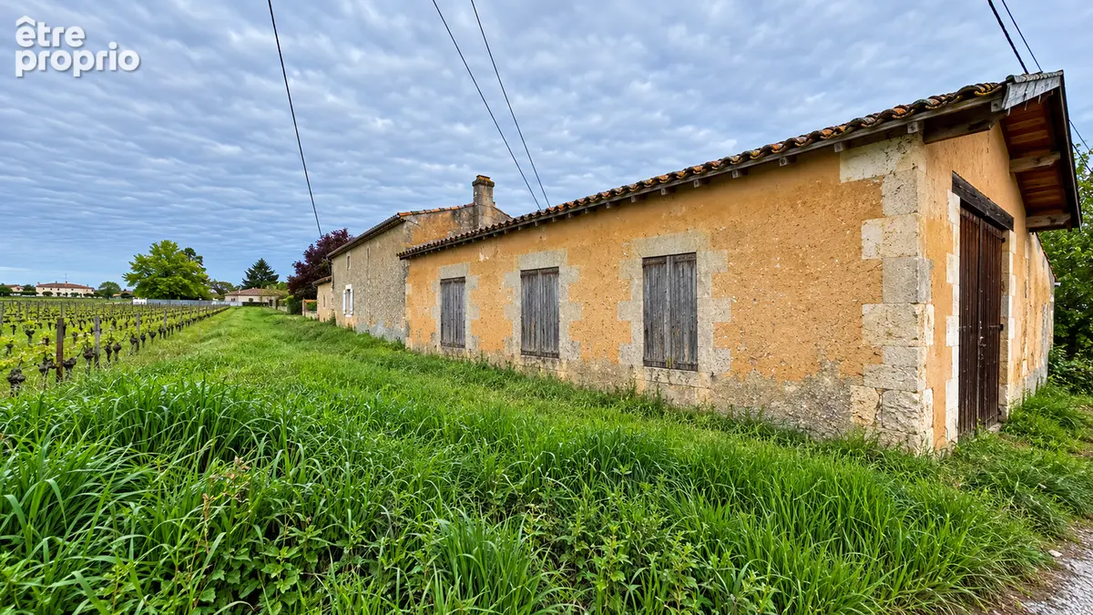 A vendre bâtisse en pierre avec jardin a renover - secteur blaye - photo 1