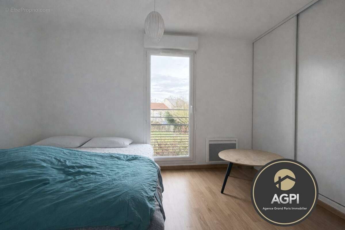 Chambre 2 - Maison à SACLAY
