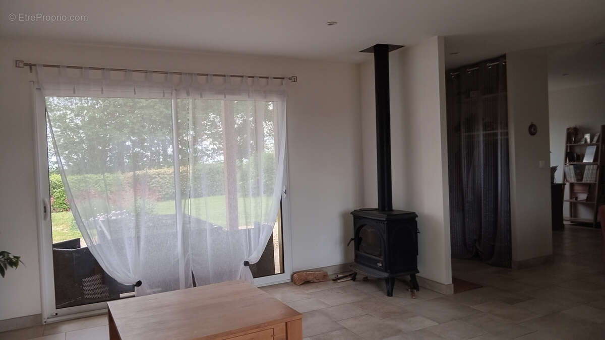 Maison 107 m² à Saint-Priest-Les-Fougeres  - photo 5