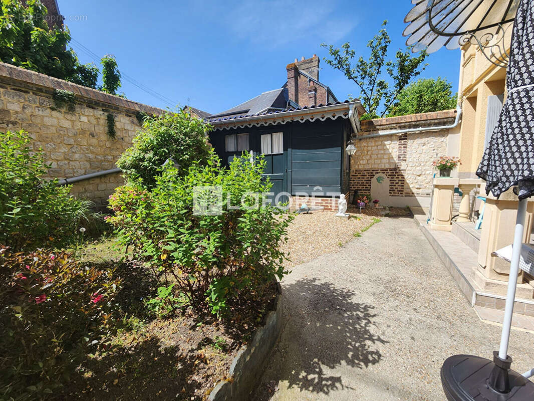 Appartement T2 - 48 m2 - proche champ de foire - photo 2