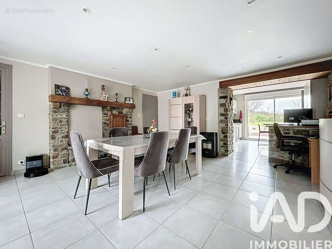 Photo 2 - Maison à RONCEY