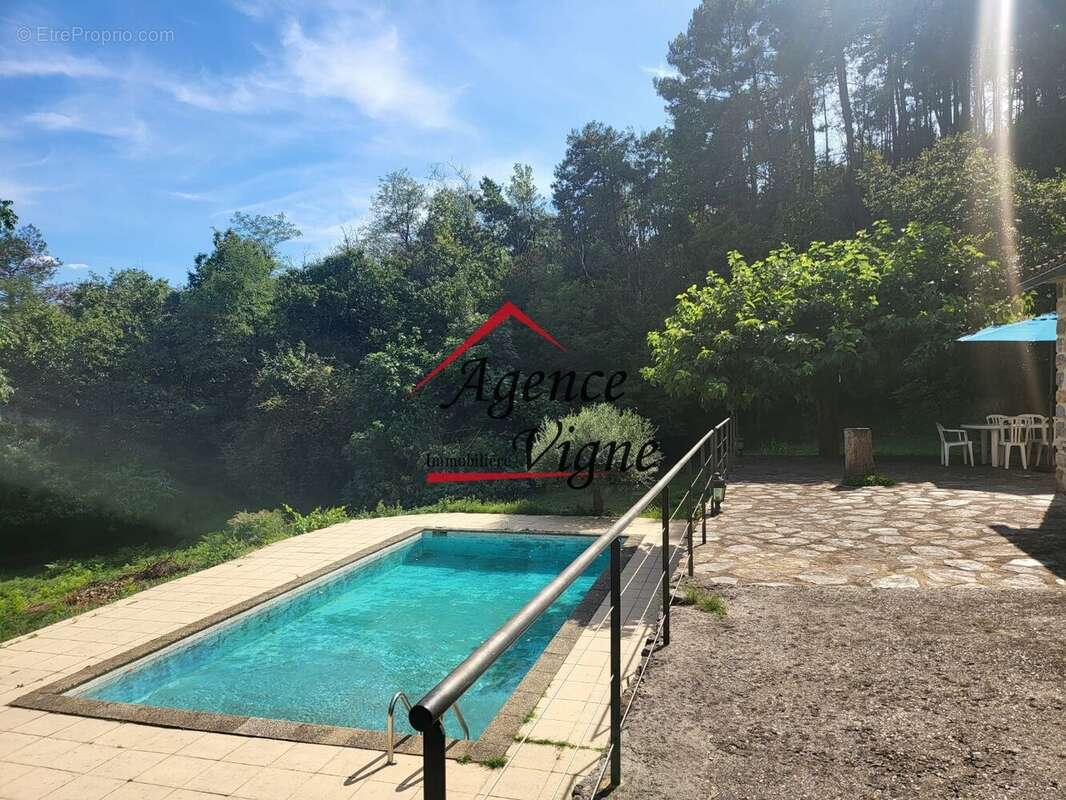 Jolie villa en pierres avec piscine - photo 2