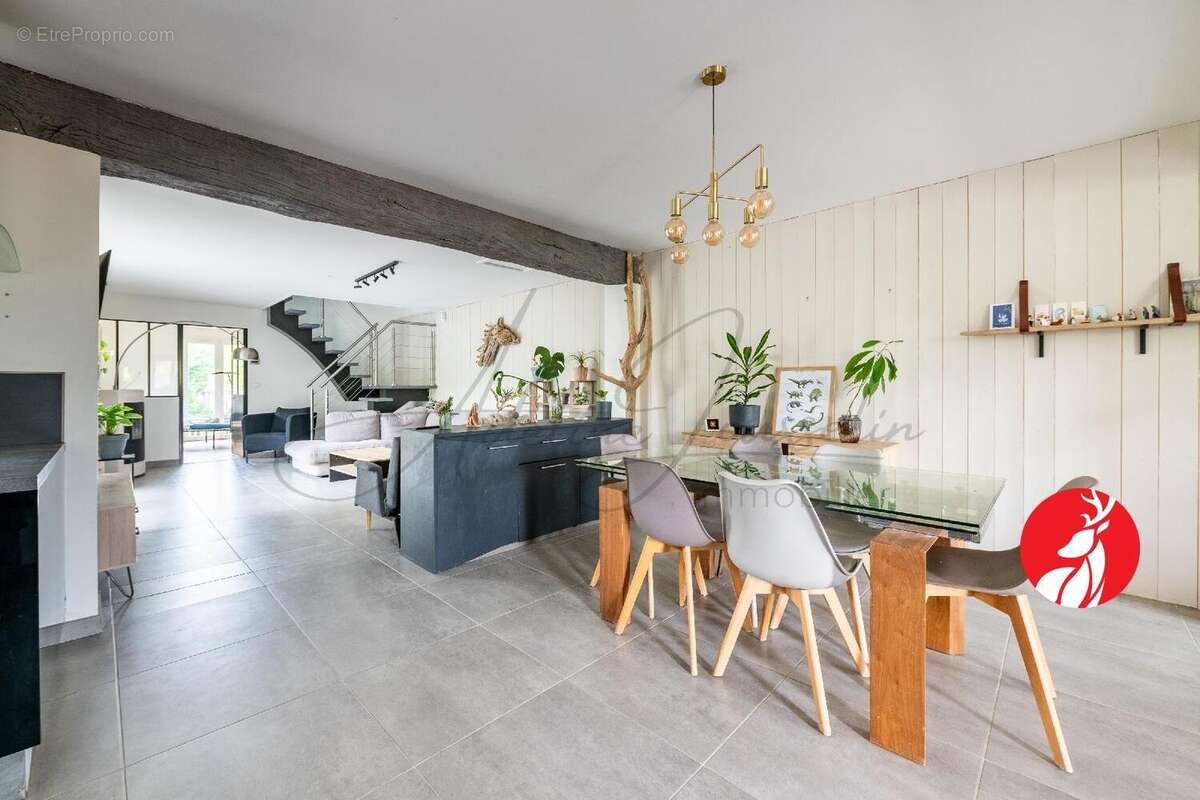 Maison à LA CHAPELLE-LA-REINE