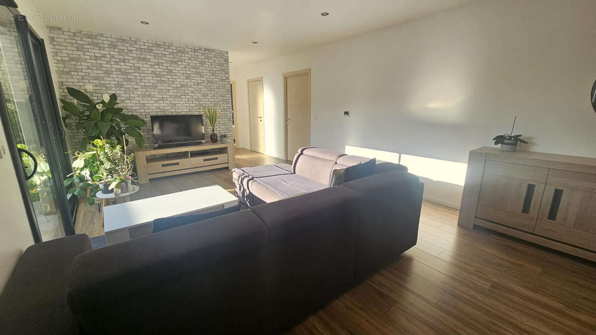 Maison à AIGREFEUILLE-D'AUNIS