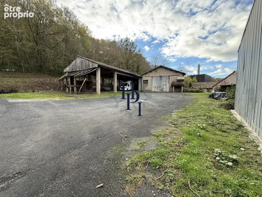 Vente dépôt avec hangar avec terrain Saint Affrique - photo 10