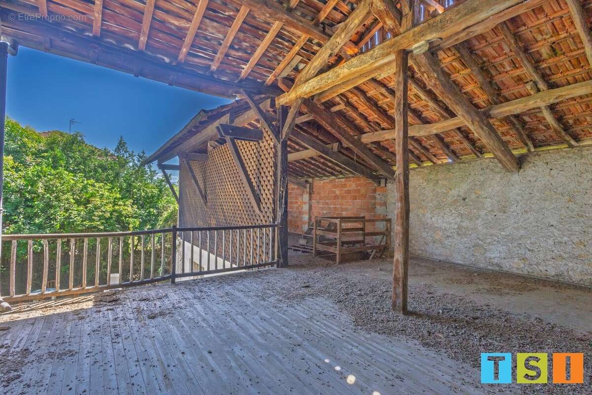 Ancienne ferme a renover avec dependances - photo 15