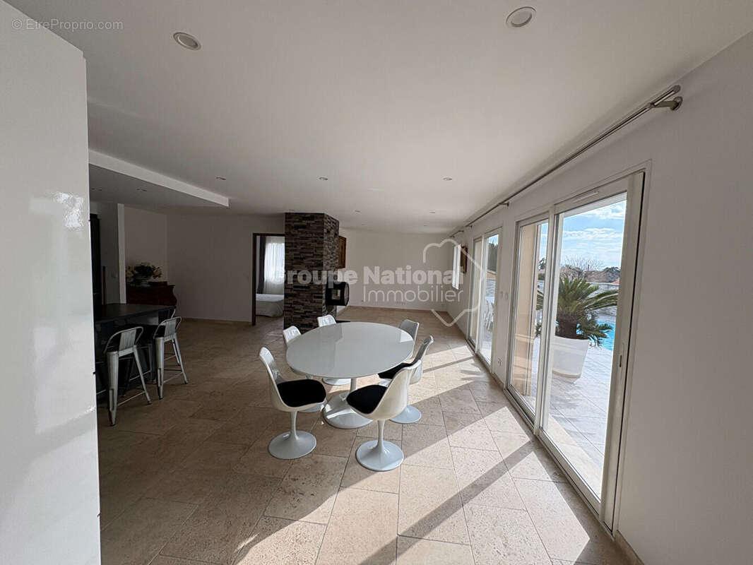 Maison à SAUSSET-LES-PINS