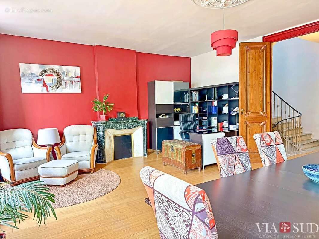 LA PALME  Maison 225 m² + rooftop vue mer + T2 loué + garage - photo 2