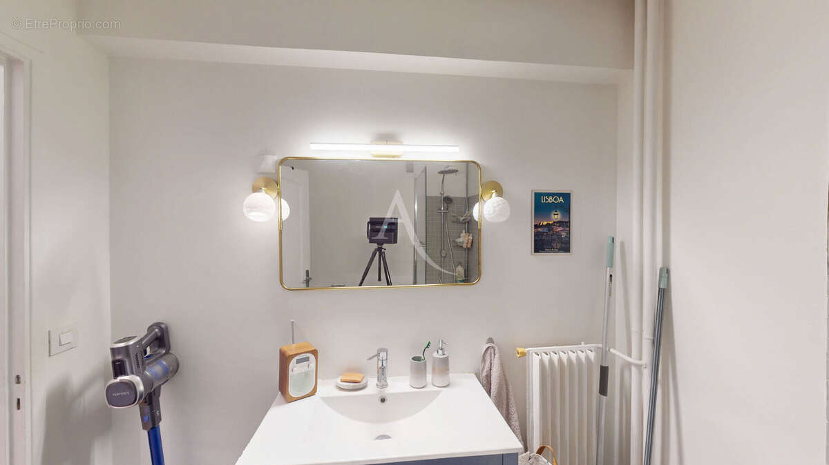 Appartement à CHARENTON-LE-PONT