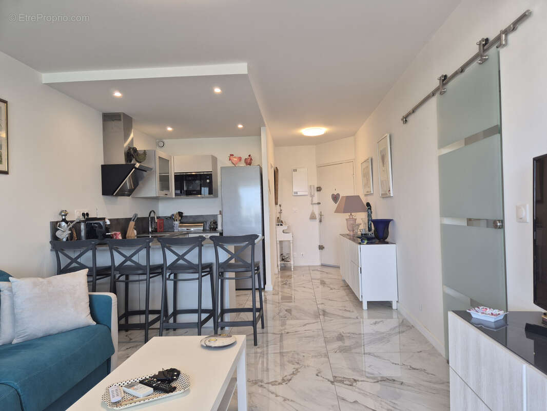Appartement à MAUGUIO