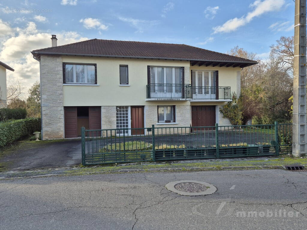 Maison à MANSAC