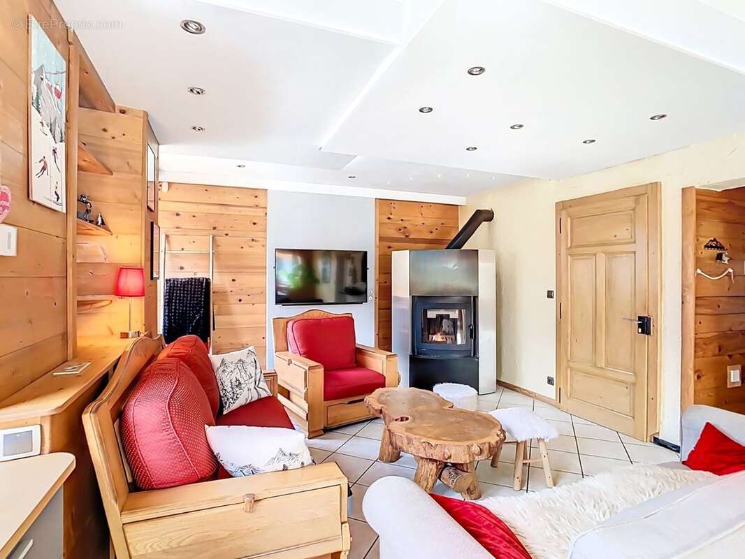 chalet rénové avec vue panoramique, mazot, sauna et fort potentiel – Glières-Val-de-Borne (74) - photo 5