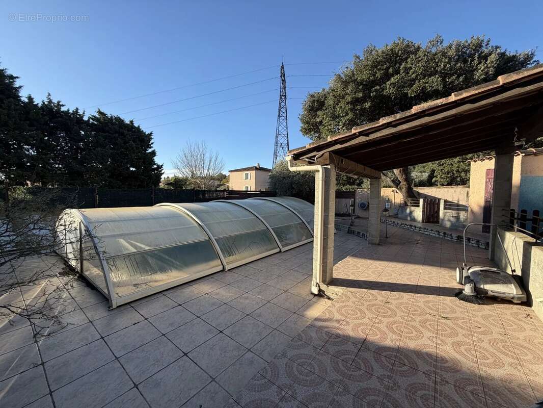 Maison à CHATEAUNEUF-DE-GADAGNE